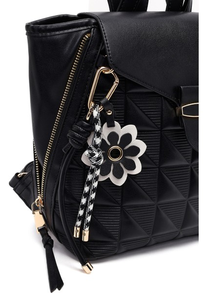 Kadın Siyah Baskılı Aksesuarlı Sırt Çantası 25ABD285026