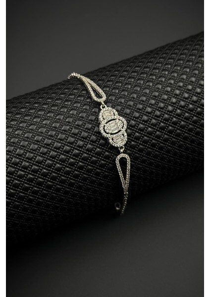 925 Ayar Gümüş Beyaz Zirkon Taşlı Gümüş Renk Kadın Bileklik FRJ12535-3535-A fiyatları