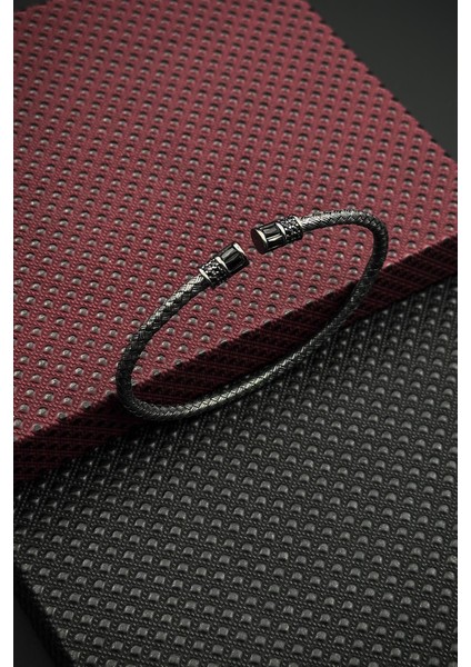 925 Ayar Gümüş Italyan Model Zirkon Taşlı Siyah Renk Erkek Bileklik FRJ12623-3623-S