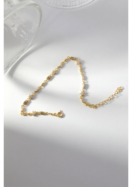 Zarif Yıldız ve Ay Figürlü Taşlı Gümüş Kadın Bileklik modelleri