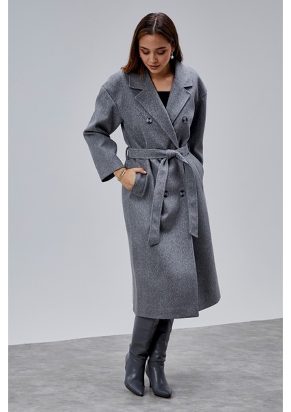 Gri Kruvaze Kapama Belden Bağlamalı Geniş Kalıp Kaşe Kaban modelleri