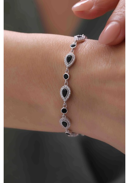 Siyah Taşlı Işlemeli Gümüş Kadın Bileklik fiyatları