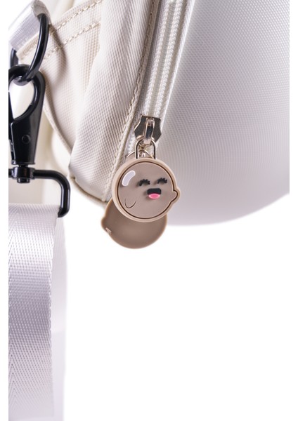 LED Big Eyes Akıllı Çocuk Sırt Çantası – Sert Kasa, USB Şarj Girişli