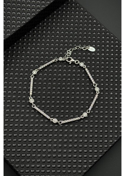 925 Ayar Gümüş Beyaz Zirkon Taşlı Kadın Bileklik FRJ12596-3596-B