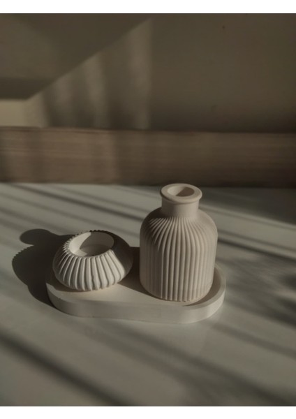 3’lü Dekoratif Taş Tozu Seti – Modern Çizgili Vazo, Ribbed Kase ve Oval Dekor Tepsi, Ev Ofis