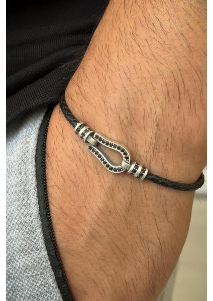925 Ayar Gümüş ve Derili Zirkon Taşlı Siyah Renk Erkek Bileklik FRJ12621-3621-S modelleri