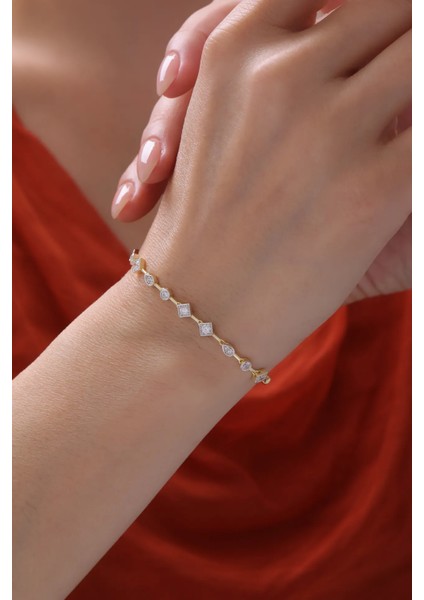 Zirkon Taşlı Gold Kare ve Damla Figürlü Gümüş Kadın Bileklik fiyatları