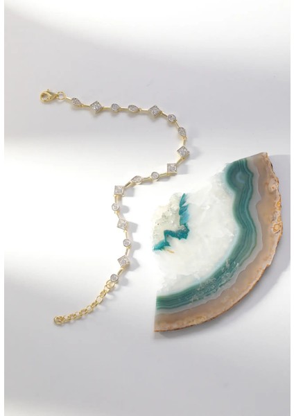 Zirkon Taşlı Gold Kare ve Damla Figürlü Gümüş Kadın Bileklik modelleri