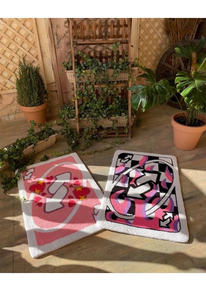 Sevgililer Günü Uno Kart Şeklinde Halı - Kalpli Kelebek Motifli El Yapımı Hediye - Sevgiliye Hediye