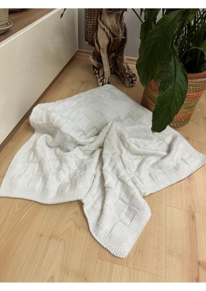 El Örgüsü Kare Desenli Astarlı Unisex Kalın Bebek Triko Battaniye 85*95 cm Tek Ebat Beyaz