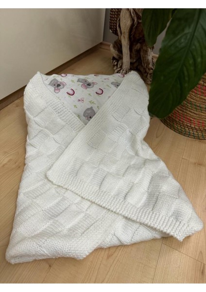 El Örgüsü Kare Desenli Astarlı Unisex Kalın Bebek Triko Battaniye 85*95 cm Tek Ebat Beyaz