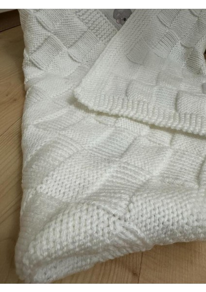 El Örgüsü Kare Desenli Astarlı Unisex Kalın Bebek Triko Battaniye 85*95 cm Tek Ebat Beyaz