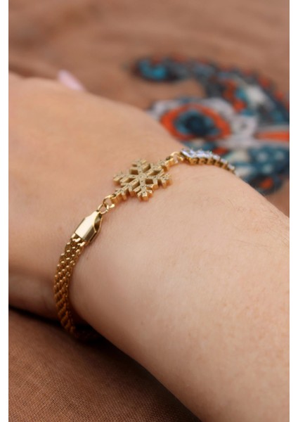 Gold Kar Tanesi Figürlü Zirkon Detaylı Kadın Çelik Bileklik modelleri
