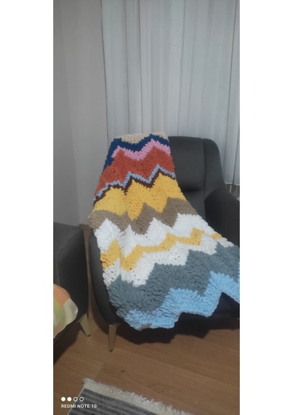 Puffy Tv Battaniyesi Zikzak Karışık Renkli