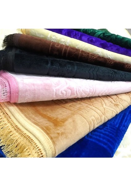 Lüks Kalın Yumuşak Peluş Kaymaz Taban Özellikli Seccade indirimleri