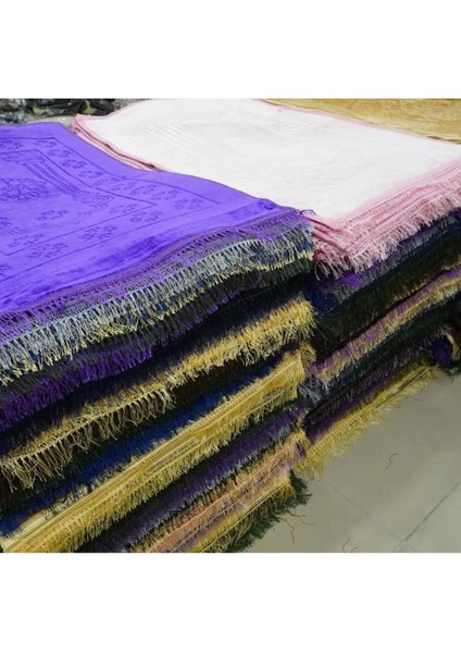 Lüks Kalın Yumuşak Peluş Kaymaz Taban Özellikli Seccade