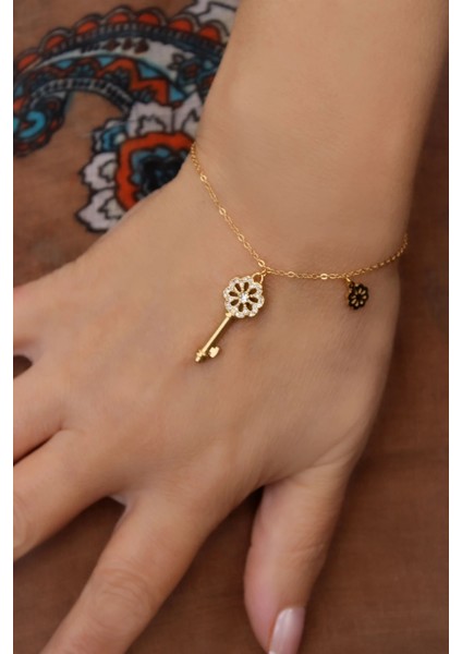 Zirkon Taşlı Anahtar Figürlü Kadın Çelik Bileklik