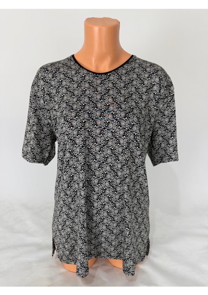 Kadın Siyah Gri U Yaka Kısa Kollu Desenli Yırtmaçlı Dokuma Viskon Anne Penye Tişört