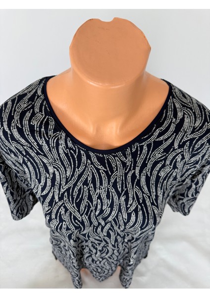 Kadın Siyah Gri U Yaka Kısa Kollu Desenli Yırtmaçlı Dokuma Viskon Anne Penye Tişört modelleri