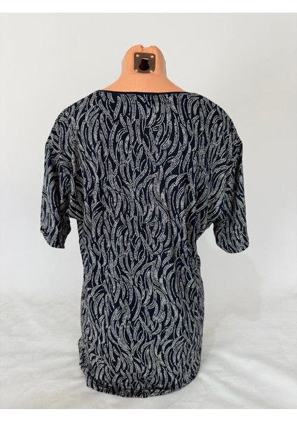 Kadın Siyah Gri U Yaka Kısa Kollu Desenli Yırtmaçlı Dokuma Viskon Anne Penye Tişört indirimleri