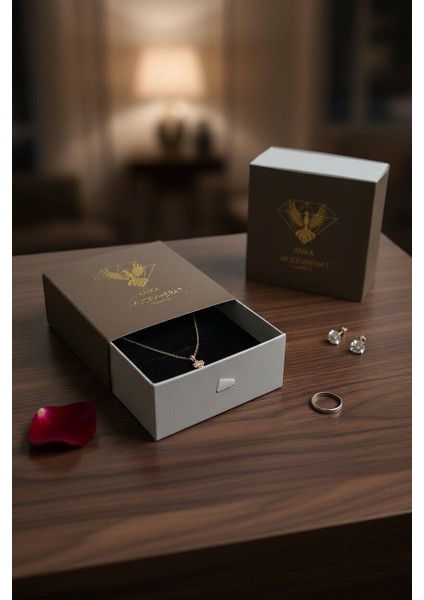 Işıklı Kutuda 925 Ayar Gümüş Sarmaşık Kolye Kadın Beyaz fırsatları