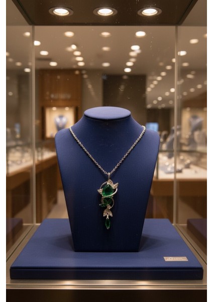 Işıklı Kutuda 925 Ayar Gümüş Sarmaşık Kolye Kadın Yeşil fiyatları