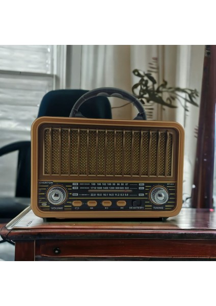 Nostaljik Görünümlü USB Sd Aux Destekli Solar Panelli Şarjlı + Pilli Radyo RT-834