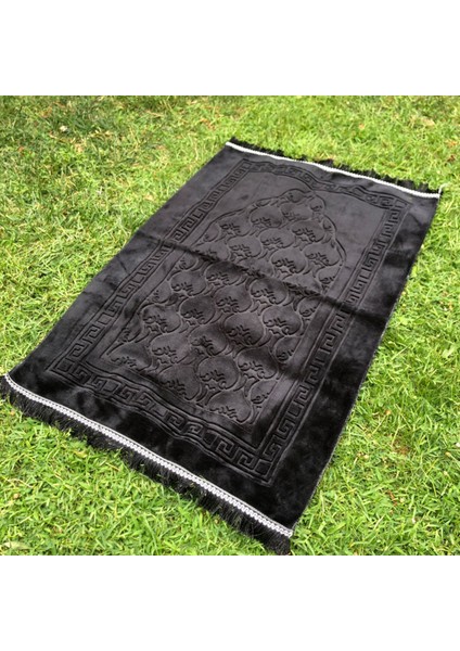 Lüks Kalın Yumuşak Peluş Kaymaz Deri Tabanlı Hediyelik Çeyizlik Seccade Siyah Peluş Seccade modelleri