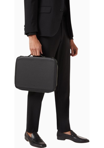 Montroı 13" Deri Laptop Kılıfı Grained Leather, Şık ve Koruyucu Tasarım fırsatları