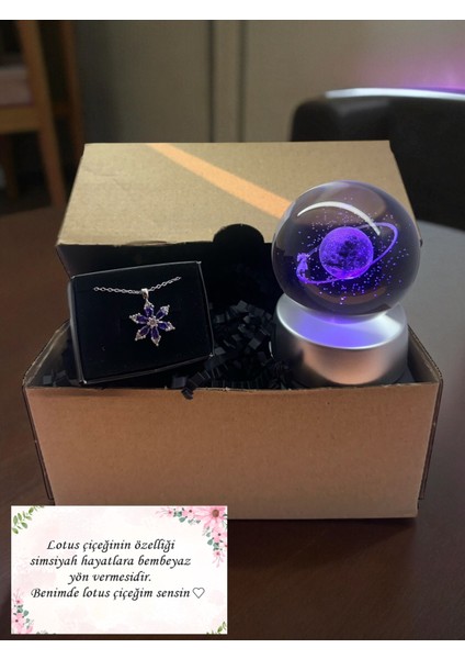 Satürn Temalı Işıklı 3D LED Işıklı Cam Küre ve Lotus Kamelya Çiçeği Kolye