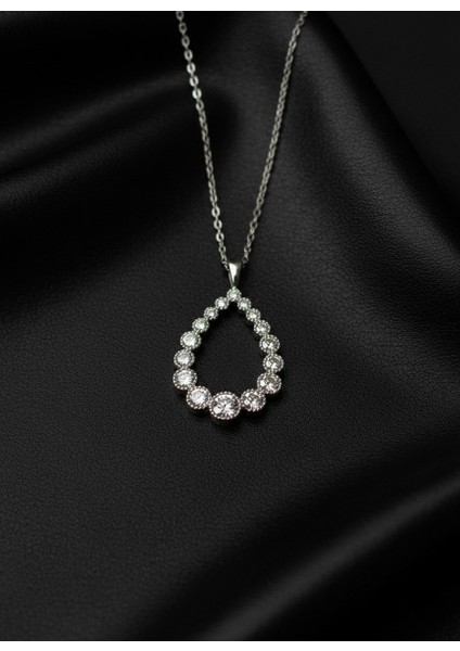 925 Ayar Gümüş Damla Model Zirkon Taşlı Kadın Kolye (Rodyum Kaplamalı) modelleri