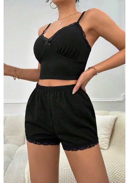 Kadın Siyah Alt ve Üst Dantel Detaylı Fiyonklu Şortlu Gecelik Takımı modelleri