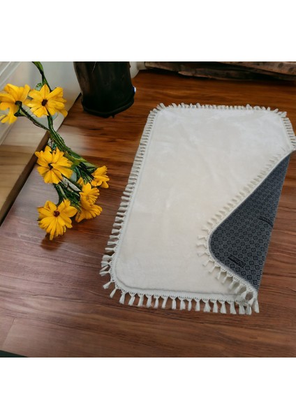 Carpet Kırem Ponpon Saçaklı Kare Post Pelüş Kaymaz Halı Yolluk