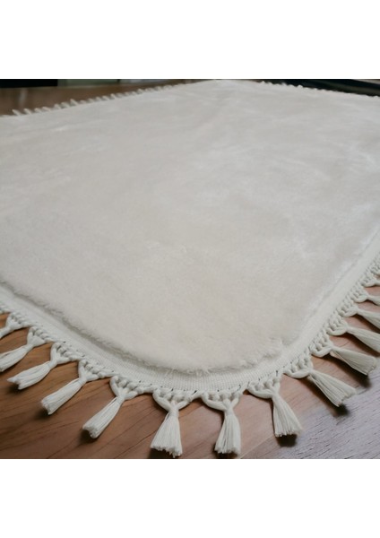 Carpet Kırem Ponpon Saçaklı Kare Post Pelüş Kaymaz Halı Yolluk modelleri