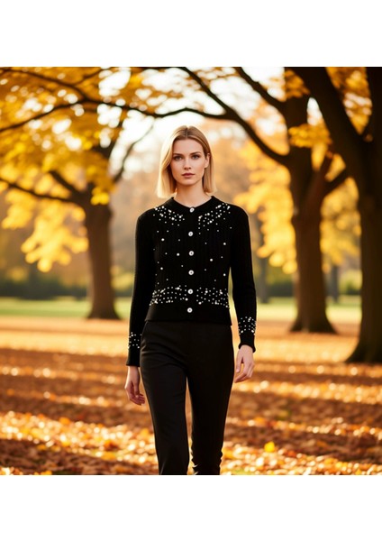 Kadın Incili Örgü Detaylı Crop Kesim Vücudu Saran Yumuşak Dokulu Şık Triko Hırka Ceket Spor