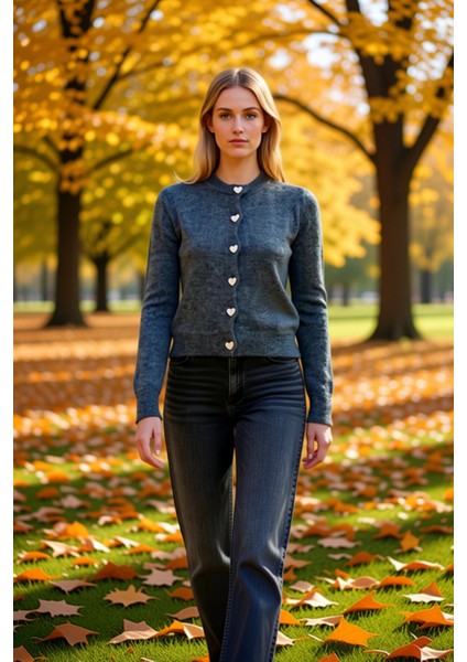 Kadın Yumuşak Dokulu Kalp Düğmeli Triko Hırka Ceket Görünümüyle Şıklık ve Konforu Birleştiriyor