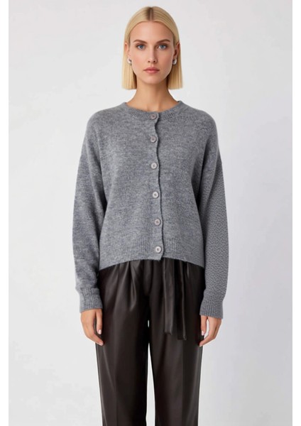 Kadın Bisiklet Yaka Düşük Kol Oversize Kesim Triko Hırka Kış Günleri Konforlu Şık Bir Dış Giyim modelleri