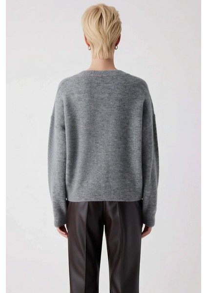 Kadın Bisiklet Yaka Düşük Kol Oversize Kesim Triko Hırka Kış Günleri Konforlu Şık Bir Dış Giyim fırsatları