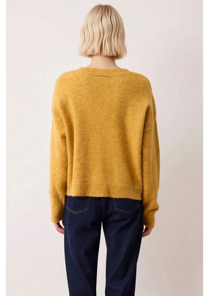 Kadın Bisiklet Yaka Düşük Kol Oversize Kesim Triko Hırka Kış Günleri Konforlu Şık Bir Dış Giyim indirimleri