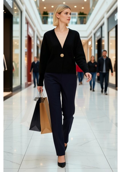 Kadınlara Özel Şık ve Rahat Düğme Detaylı Yumuşak Dokulu V Yaka Triko Hırka Kış Kombinlerinin modelleri