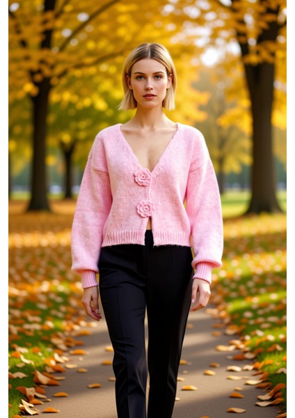 Kadın Regular Kesim V Yaka Balon Kol Gül Detaylı Crop Triko Hırka Yumuşak Dokusuyla Şıklık Sunar