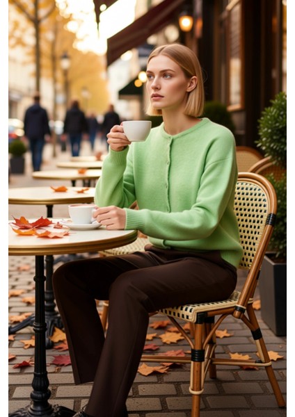 Kadın Geniş Kalıp Yumuşak Dokulu Triko Hırka Düğmeli Ön Kapanış Uzun Kollu Rahat Kesim Şık fiyatları