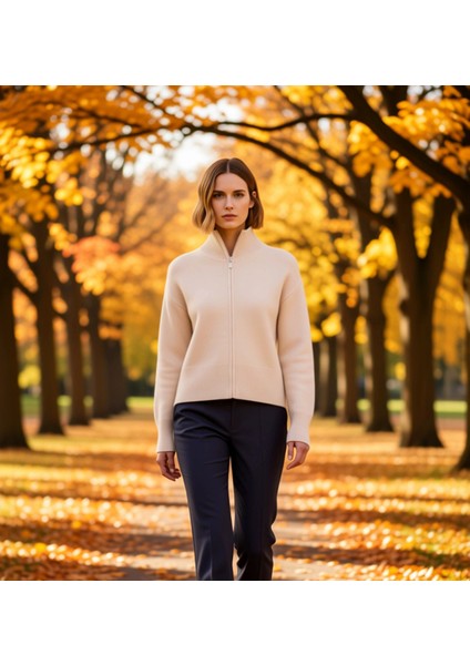 Kadın Yumuşak Dokulu Geniş Kalıp Fermuarlı Triko Hırka Günlük Stilinize Konforlu ve Şık Bir Dokunuş