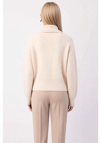 Kadın Yumuşak Dokulu Geniş Kalıp Fermuarlı Triko Hırka Günlük Stilinize Konforlu ve Şık Bir Dokunuş indirimleri