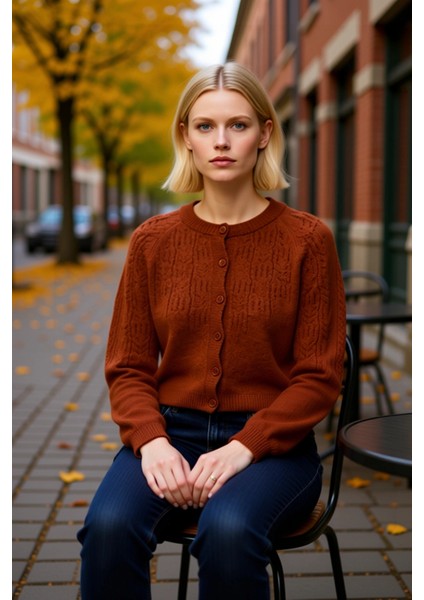 Kadın Şık ve Rahat Kısa Kesim Düğmeli Yumuşak Dokulu Ajurlu Delikli Triko Hırka Günlük Kullanım fiyatları