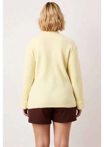 Kadın Polo Yaka Fitilli Triko Hırka Düşük Omuz Detaylı Rahat Kalıp Düğmeli Tasarım Günlük Şıklık indirimleri