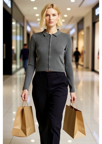 Kadın Crop Kesim Fermuarlı Polo Yaka Uzun Kollu Fitilli Triko Hırka Günlük Şıklık ve Sunan Tasarım modelleri