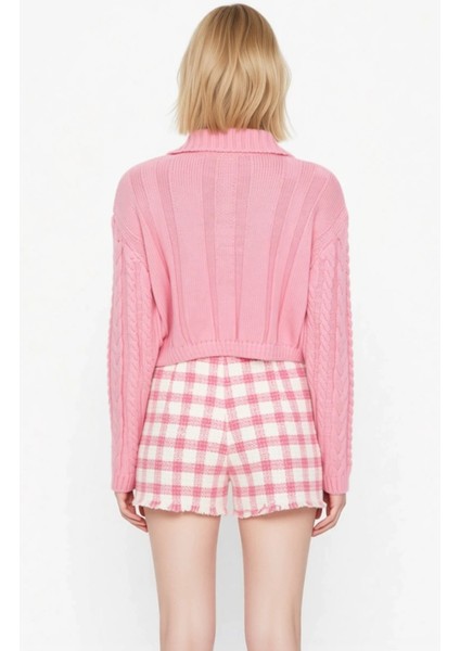 Kadın Düğme Detaylı Saç Örgü Desenli Polo Yaka Crop Kesim Uzun Kollu Orta Kalınlıkta Triko Hırka indirimleri