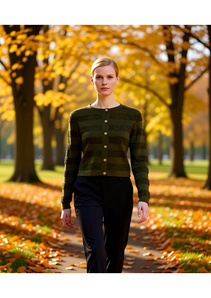 Kadın Dokulu Bisiklet Yaka Crop Triko Hırka Uzun Kollu Şık Düğmeli Rahat Kalıp Günlük Şıklık Sunar