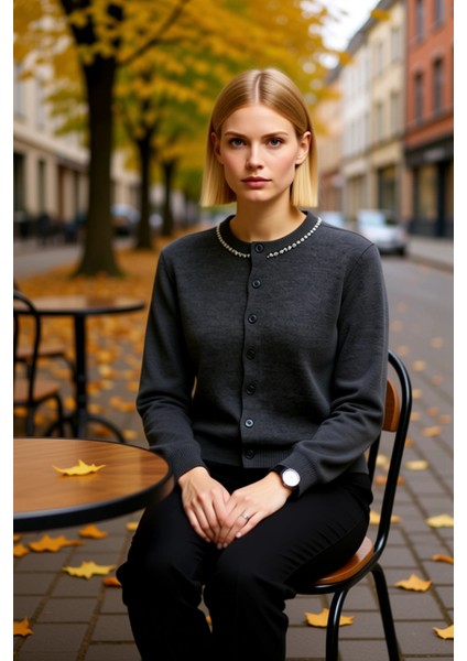 Kadın Taş Işlemeli Bisiklet Yaka Düz Kesim Uzun Kollu Triko Hırka Kış Aylarının Konforlu ve Şık fiyatları